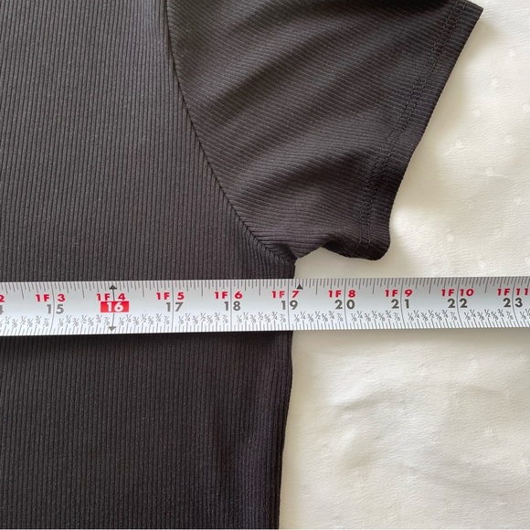 French Pastry Black Short Sleeve Tee with Chain Detail - Picture 5 of 6